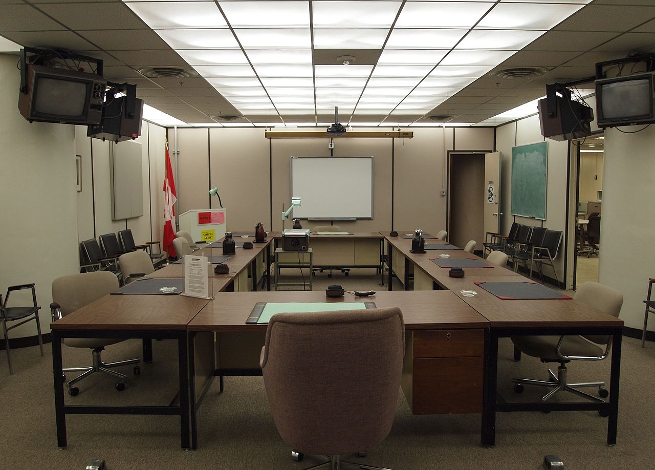 /crtc-publishes-rogers-response/images/Main_conference_room_inside_Diefenbunker.jpg /crtc-publishes-rogers-response/images/Main_conference_room_inside_Diefenbunker.jpg